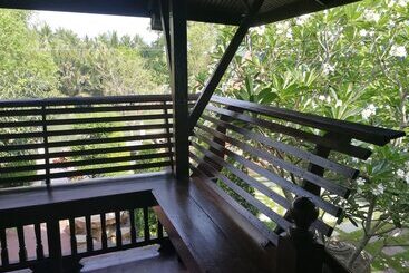 פנסיון Kumkhumsriwangchai Amphawa