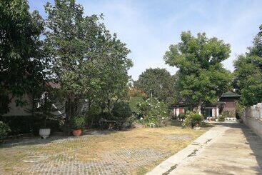 פנסיון Kumkhumsriwangchai Amphawa