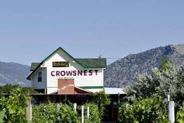 تختخواب و صبحانه Crowsnest Vineyards Guesthouse