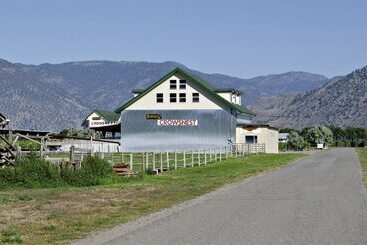 تختخواب و صبحانه Crowsnest Vineyards Guesthouse