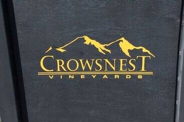 تختخواب و صبحانه Crowsnest Vineyards Guesthouse