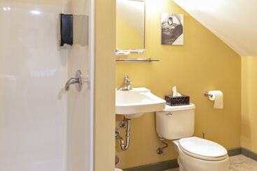 تختخواب و صبحانه Crowsnest Vineyards Guesthouse