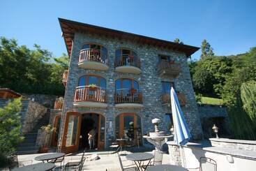تختخواب و صبحانه Villa Très Jolie