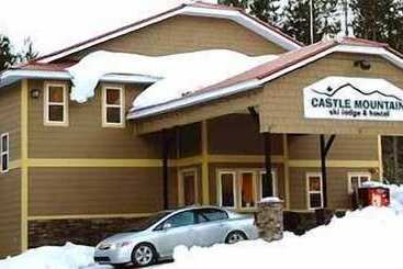 Castle Mountain Ski Lodge   Hostel