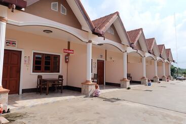 호텔 Asean Resort