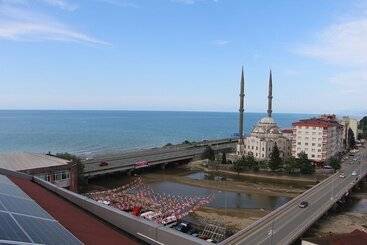 هتل Minerva Pazar