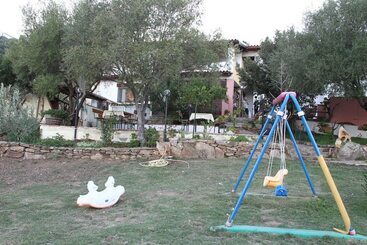 هتل روستایی Agriturismo B&b Sa Inza