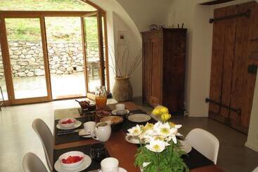پانسیون La Maison Abeil