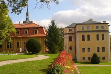 هتل Schloss Ettersburg Weimar