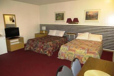 Macklin Motor Inn