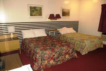Macklin Motor Inn