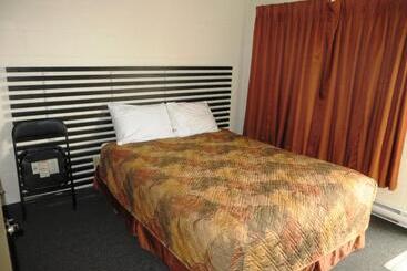 Macklin Motor Inn