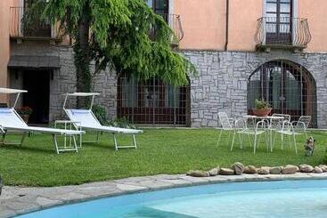 پانسیون Spineto House