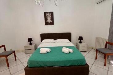 تختخواب و صبحانه La Casa Di Fili