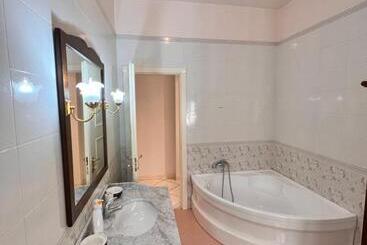 تختخواب و صبحانه La Casa Di Fili