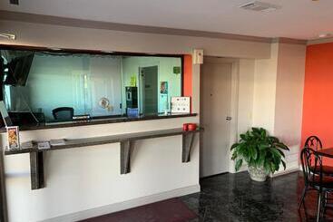هتل Americas Best Value Inn Hobby Airport
