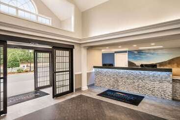 هتل Baymont By Wyndham Henderson Oxford