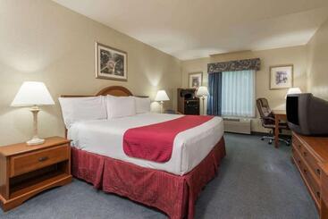 هتل Manchester Inn & Suites