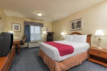 هتل Manchester Inn & Suites
