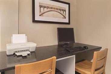 هتل Country Inn & Suites By Radisson, Dayton South, Oh