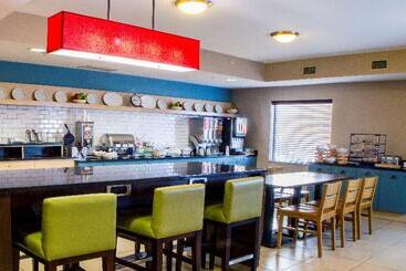 هتل Country Inn & Suites By Radisson, Dayton South, Oh