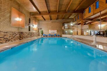 هتل Grand Forks Travelodge