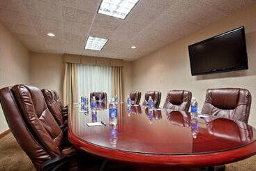 Holiday Inn Express Hotel & Suites Tipp City, An Ihg