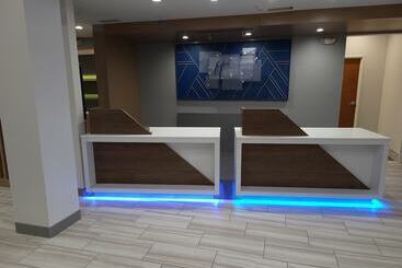 Holiday Inn Express Hotel & Suites Tipp City, An Ihg