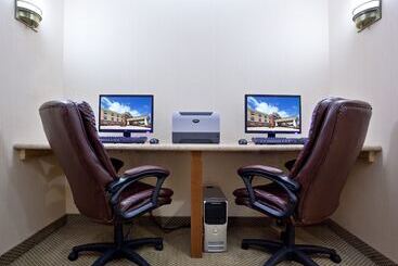 Holiday Inn Express Hotel & Suites Tipp City, An Ihg
