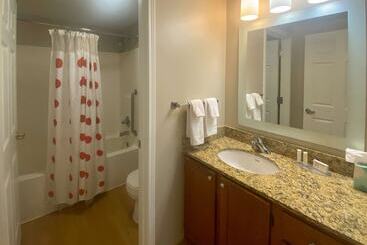 هتل Mainstay Suites Middleburg Heights Cleveland Airport