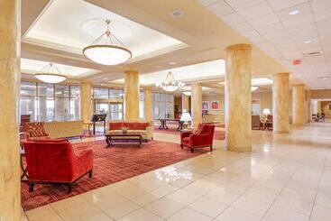 هتل OYO St Louis Downtown City Center MO