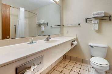 هتل Quality Inn & Suites South Obetz