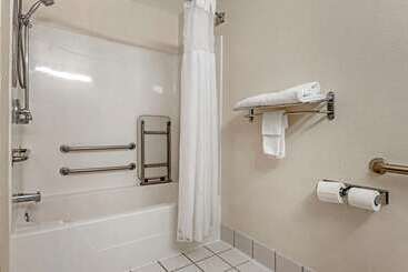 هتل Quality Inn & Suites South Obetz