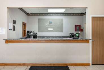 هتل Quality Inn & Suites South Obetz