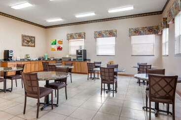 هتل Quality Inn & Suites South Obetz