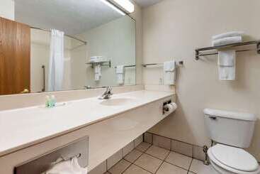 هتل Quality Inn & Suites South Obetz