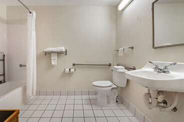 هتل Quality Inn & Suites South Obetz
