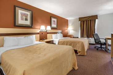 هتل Quality Inn & Suites South Obetz