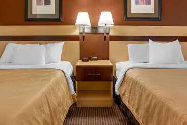 هتل Quality Inn & Suites South Obetz