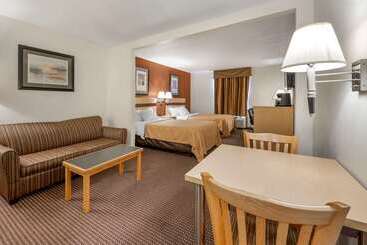 هتل Quality Inn & Suites South Obetz