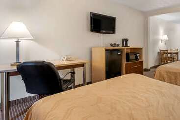 هتل Quality Inn & Suites South Obetz