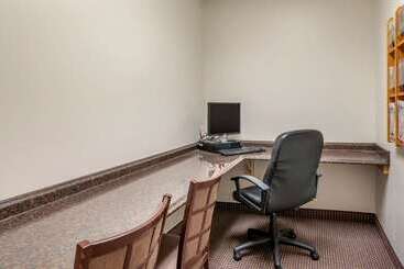 هتل Quality Inn & Suites South Obetz
