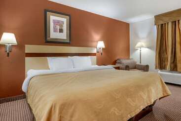 هتل Quality Inn & Suites South Obetz
