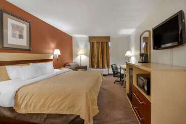 هتل Quality Inn & Suites South Obetz