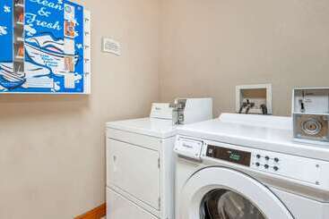 هتل Quality Inn & Suites South Obetz