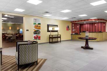 هتل Quality Inn & Suites