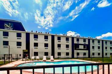 هتل Quality Inn & Suites Lake Charles South