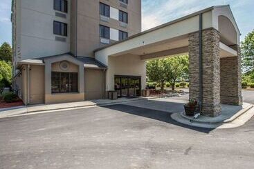 هتل Sleep Inn Greensboro Airport
