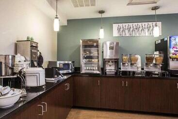 هتل Sleep Inn Greensboro Airport