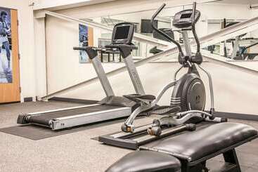 هتل Sleep Inn & Suites Conference Center And Water Park